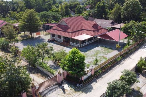 House in Chiang Rai, Thailand 6 bedrooms № 115446 - photo 1