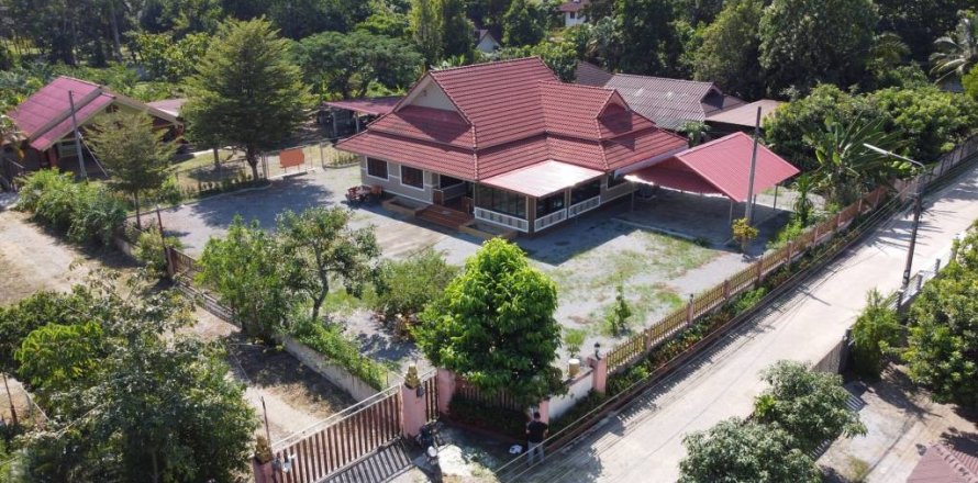 House in Chiang Rai, Thailand 6 bedrooms № 115446