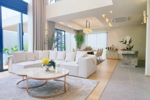 Дом в Паттайе, Таиланд с 5 спальнями  № 114698 - фото 2