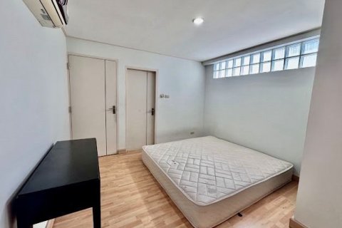 Condo à Khlong Toei, Bangkok, Thaïlande, 2 chambres № 155147 - photo 9