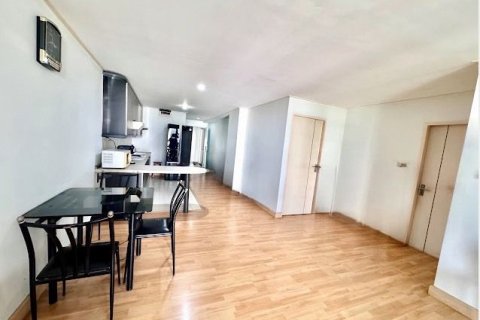 Condo à Khlong Toei, Bangkok, Thaïlande, 2 chambres № 155147 - photo 7