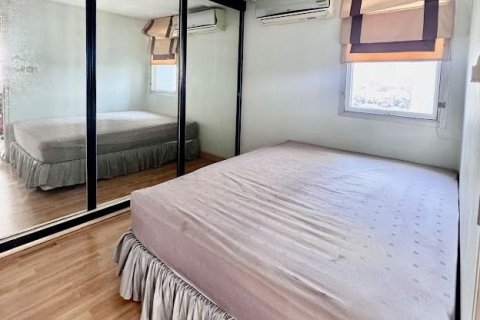 Condo à Khlong Toei, Bangkok, Thaïlande, 2 chambres № 155147 - photo 10