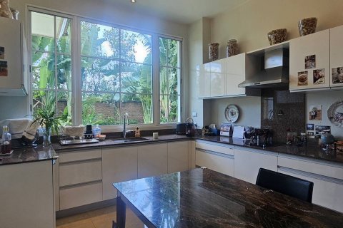 Вилла в Талинг Чане, Бангкок, Таиланд с 4 спальнями № 163367 - фото 26