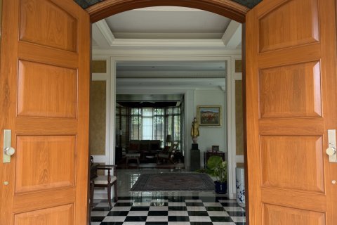 Вилла в Талинг Чане, Бангкок, Таиланд с 4 спальнями  № 163367