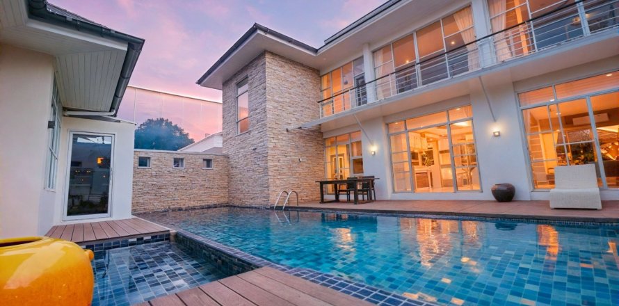 Вилла в Пхукете, Таиланд с 4 спальнями № 163369