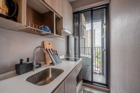 Studio dans le Condo à Watthana, Bangkok, Thaïlande  № 135810 - photo 9