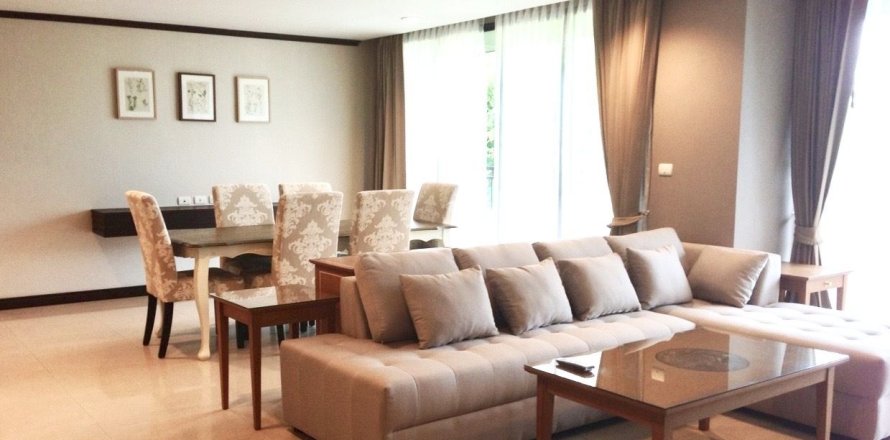 Condo in Pattaya, Thailand, 2 bedrooms  № 145115