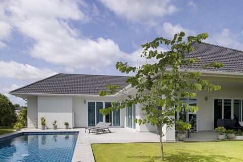 Villa in Hua Hin, Thailand 3 bedrooms № 145112 - photo 18