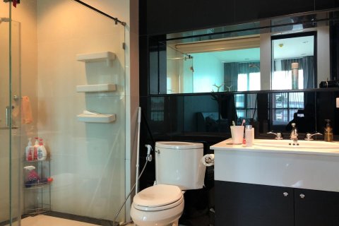 Condo à Pathum Wan, Bangkok, Thaïlande, 2 chambres  № 150083 - photo 1