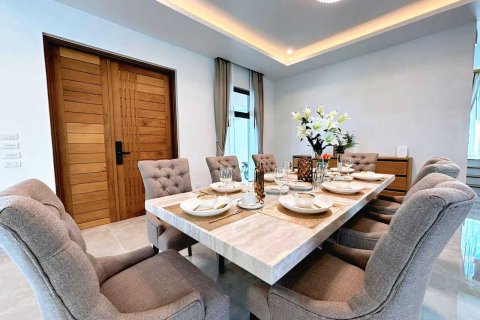 House in Phuket, Thailand 4 bedrooms № 160628 - photo 6