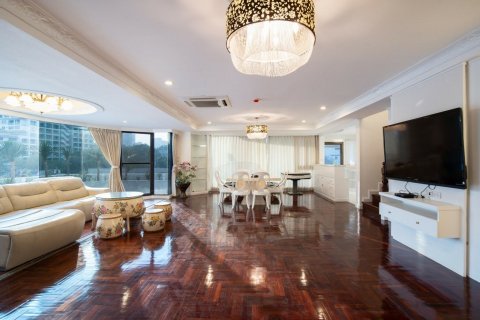 Duplex à Watthana, Bangkok, Thaïlande 3 chambres № 160632 - photo 5