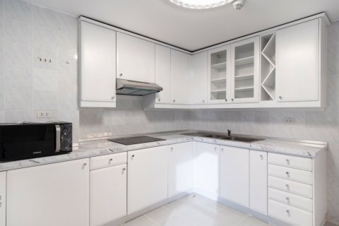 Duplex à Watthana, Bangkok, Thaïlande 3 chambres № 160632 - photo 11