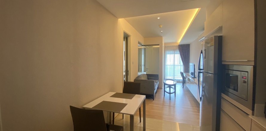 Studio dans le Condo à Watthana, Bangkok, Thaïlande  № 160627