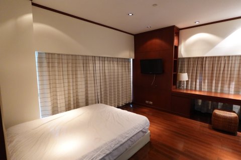 Condo in Watthana, Bangkok, Thailand, 3 bedrooms  № 176492 - photo 2