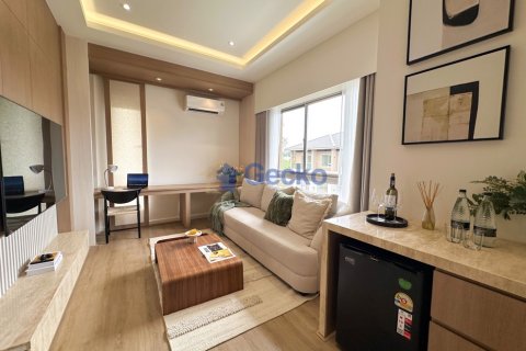 Casa de 4 dormitorios en Pattaya, Tailandia № 209395 - foto 18