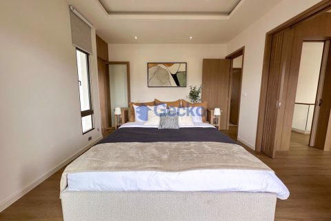 Casa de 4 dormitorios en Pattaya, Tailandia № 209395 - foto 20