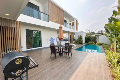 Casa de 3 dormitorios en Pattaya, Tailandia № 209393 - foto 10