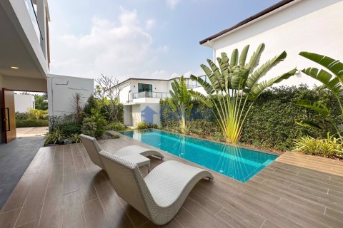 Casa de 3 dormitorios en Pattaya, Tailandia № 209393 - foto 9