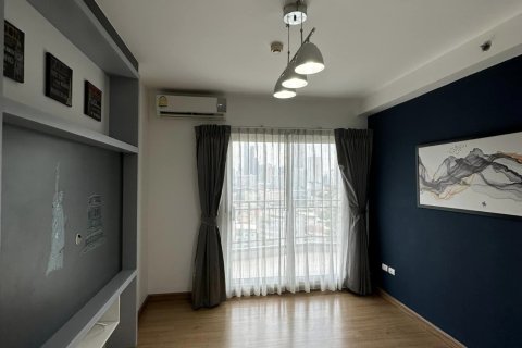 Condo in Huai Khwang, Bangkok, Thailand, 2 bedrooms  № 163358 - photo 9