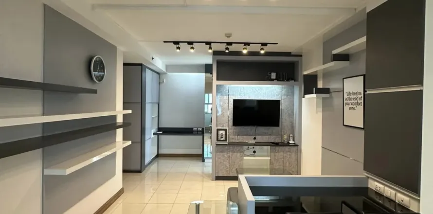 Condo in Huai Khwang, Bangkok, Thailand, 2 bedrooms  № 163358