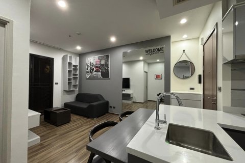 Студия в кондо в Клонг Тоэй, Бангкок, Таиланд № 163362 - фото 2