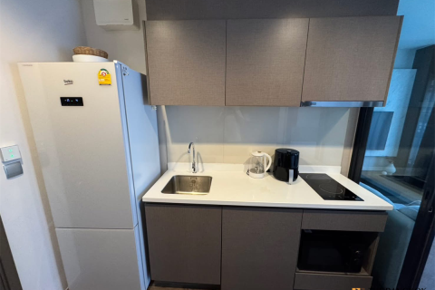 Condo in Bangkok, Thailand, 1 bedroom  № 186009 - photo 3