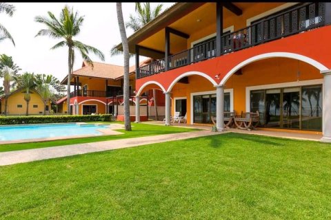 Villa in Hua Hin, Thailand 5 bedrooms № 155078 - photo 1