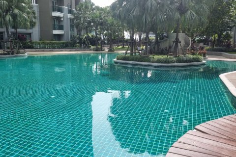 Condo in Huai Khwang, Bangkok, Thailand, 3 bedrooms № 155083 - photo 13