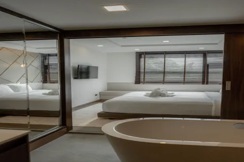 Condo in Phuket, Thailand, 2 bedrooms  № 155082 - photo 11