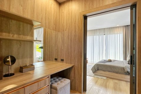 Villa in Phuket, Thailand 3 bedrooms № 154988 - photo 11