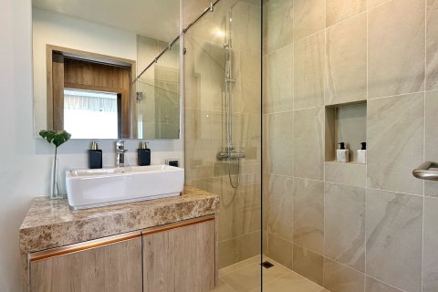 Villa in Phuket, Thailand 3 bedrooms № 154988 - photo 12