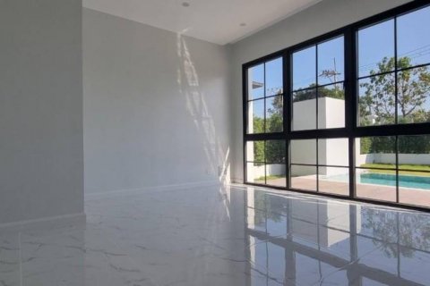 Villa in Pattaya, Thailand 6 bedrooms № 117234 - photo 8