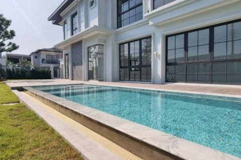 Villa in Pattaya, Thailand 6 bedrooms № 117234 - photo 2