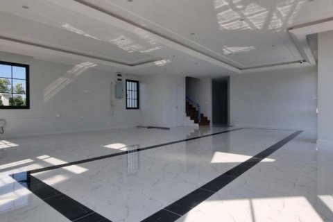 Villa in Pattaya, Thailand 6 bedrooms № 117234 - photo 5