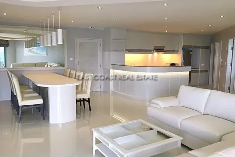 Condominio de 3 dormitorios en Pattaya, Tailandia № 213049 - foto 2