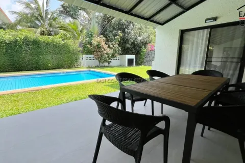 Casa de 5 dormitorios en Pattaya, Tailandia № 213046 - foto 20