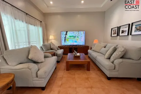 Casa de 5 dormitorios en Pattaya, Tailandia № 213046 - foto 10