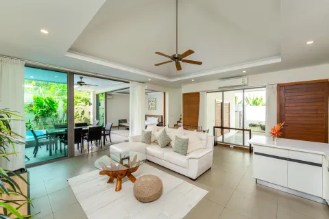 Villa in Phuket, Thailand 3 bedrooms № 151620 - photo 11