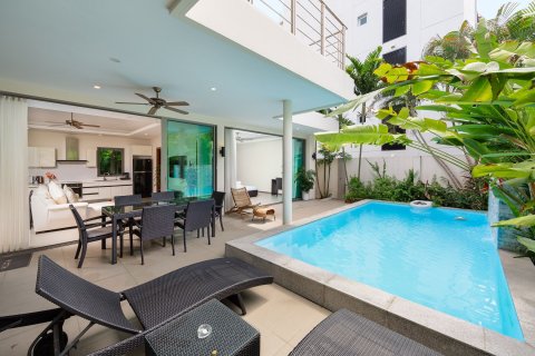 Villa in Phuket, Thailand 3 bedrooms № 151620 - photo 28