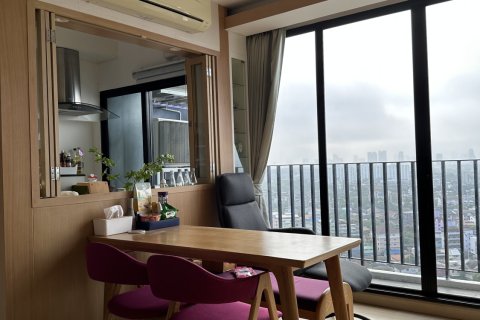 Кондоминиум с 2 спальнями в Банг Сью, Бангкок, Таиланд № 151626 - фото 4