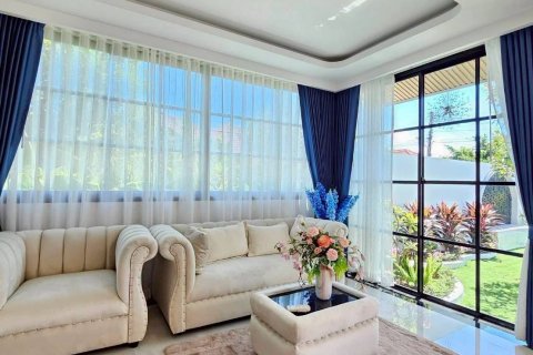 Villa in Pattaya, Thailand 4 bedrooms № 209169 - photo 10