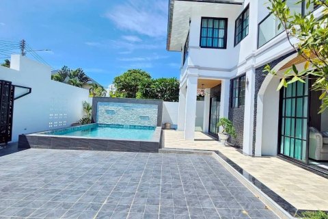 Villa in Pattaya, Thailand 4 bedrooms № 209169 - photo 7