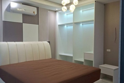 Villa in Pattaya, Thailand 4 bedrooms № 209169 - photo 17