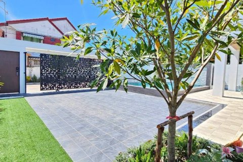 Villa in Pattaya, Thailand 4 bedrooms № 209169 - photo 4