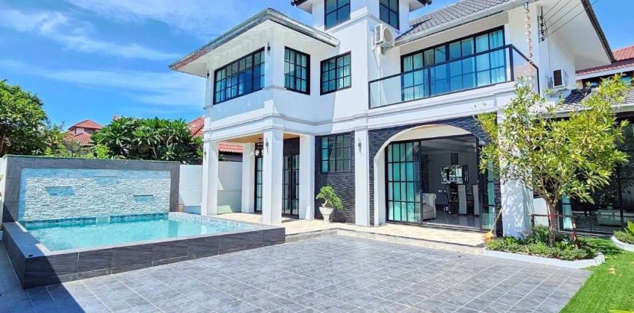 Villa in Pattaya, Thailand 4 bedrooms № 209169