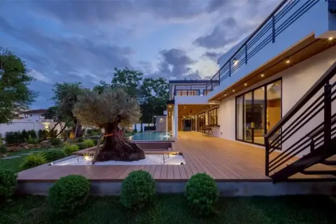 Villa in Chiang Mai, Thailand 5 bedrooms № 162769 - photo 19