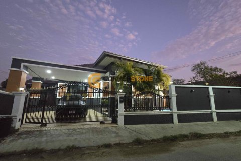 Studio in Bang Lamung, Thailand № 161085