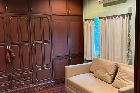 Villa in Bangkok, Thailand 4 bedrooms № 133817 - photo 13