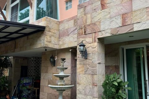 Villa in Bangkok, Thailand 4 bedrooms № 133817 - photo 24