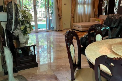 Villa in Bangkok, Thailand 4 bedrooms № 133817 - photo 22